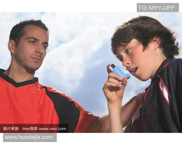 足球明星因哮喘困扰的奋斗历程与不屈精神