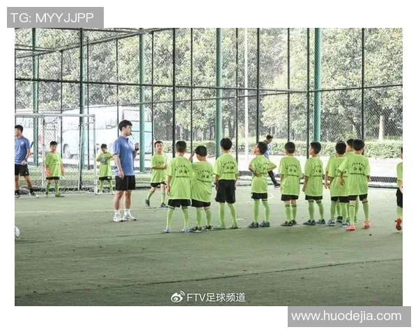 足球明星积极参与四川慈善捐款活动助力灾后重建展现社会责任感 足球明星积极参与四川慈善捐款活动助力灾后重建展现社会责任感